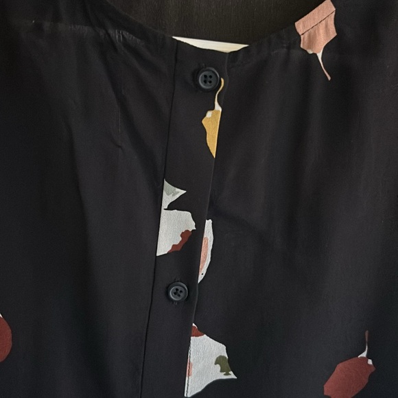 Great condition top. Perfect for day to night - Picture 4 of 5